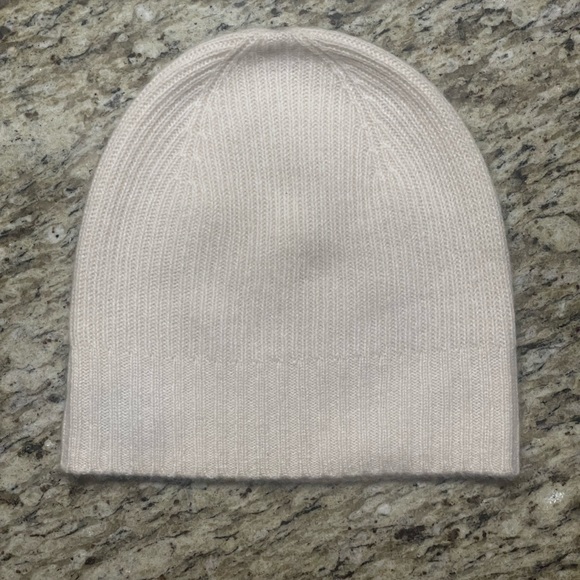 Nordstrom cashmere beanie NWOT - Picture 1 of 5